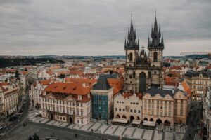 La place Staromestska à Prague est la place de la vieille ville appelée Staroměstské Náměstí
