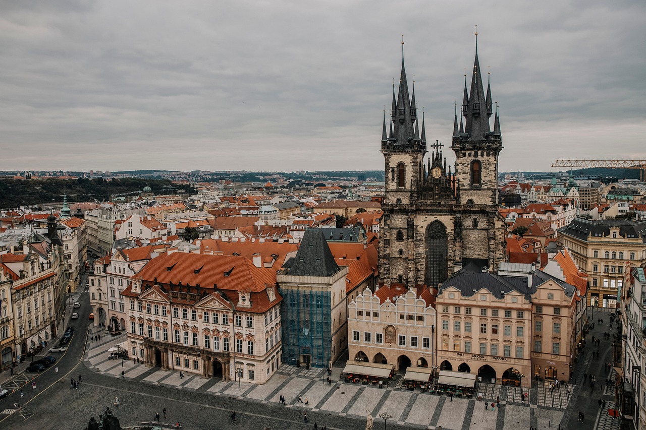 La place Staromestska à Prague est la place de la vieille ville appelée Staroměstské Náměstí